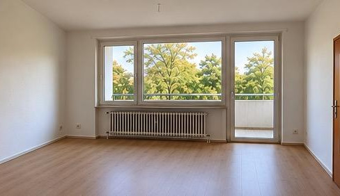 Spacious 3-room apartment with a balcony, located near the Olympic Park – with elevator and underground parking space.
