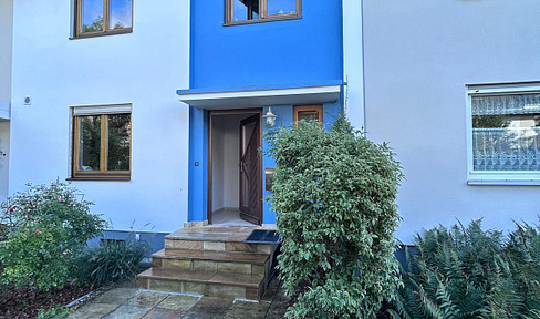 Gepflegtes Reihenhaus mit Garten, Terrasse und Dachstudio in Puchheim