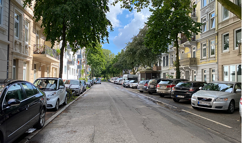 3-room apartment in a renovated, traditional building – peaceful living in the heart of Eimsbüttel.