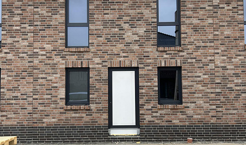 Erstbezug: Modernes KfW-40-Reihenmittelhaus mit Top-Ausstattung in Neerstedt