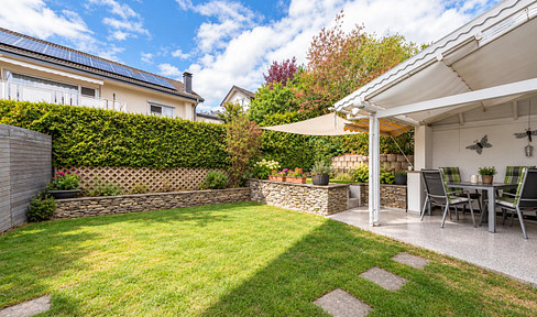 Cozy 3-room apartment with a private garden, fireplace, terrace, and balcony.