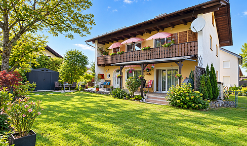Schöne 78,5 m² Wohnung mit überdachter Terrasse und Garten in Edling