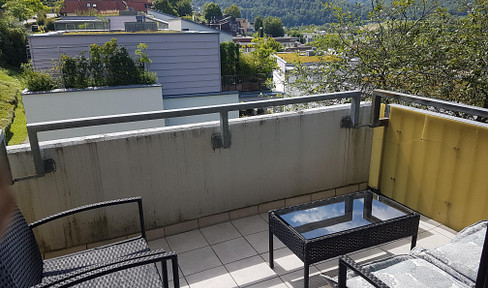 Apartment with panoramic views of the greenery, a 2.5-room apartment with elevator, located on the edge of a forest.