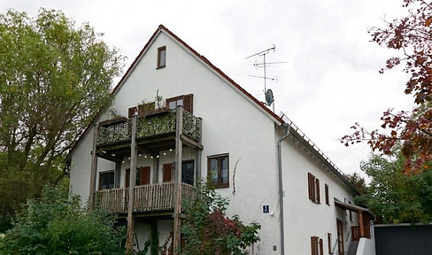 Living with a special ambiance: 3.5-room maisonette apartment.