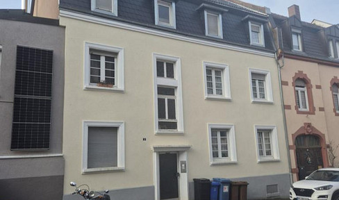 Fully rented multi-family house with 6 residential units.