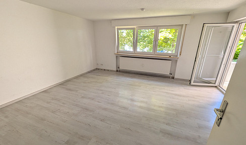 Live close to nature: 3-room apartment with a new kitchen, balcony, and garage.