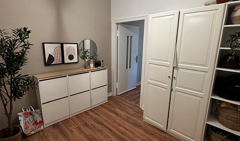 Charming apartment, like those found in the Briller district: Spacious 3-room apartment (81 m²) with fitted kitchen, located on the 1st floor.