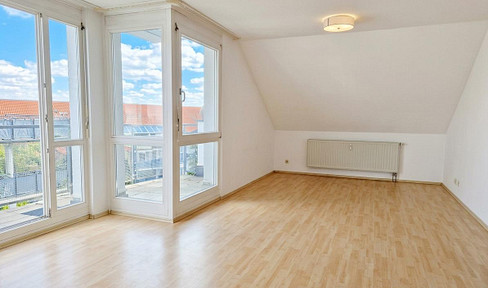 New fitted kitchen & 2 terraces: 2-room penthouse apartment with parking space in an underground garage.