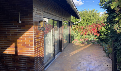 FREE OF COMMISSION! Semi-detached house for sale.