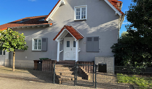 Move in and feel right at home: Bright, single-family house with Mediterranean charm in Lingenfeld.