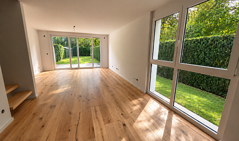 Modernes Reiheneckhaus Stuttgart-Stammheim – Erstbezug nach Kernsanierung