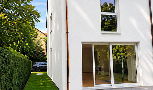 Modernes Reiheneckhaus Stuttgart-Stammheim – Erstbezug nach Kernsanierung