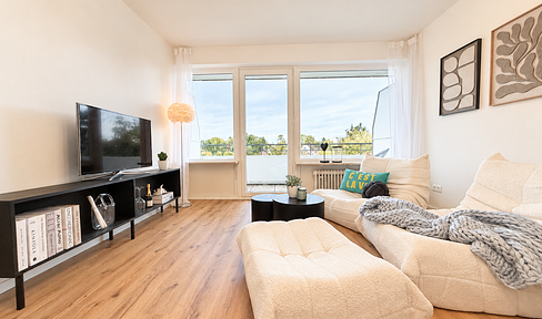 Modernized apartment with balcony and underground parking space in Bad Schwartau, district of Cleverbrück.