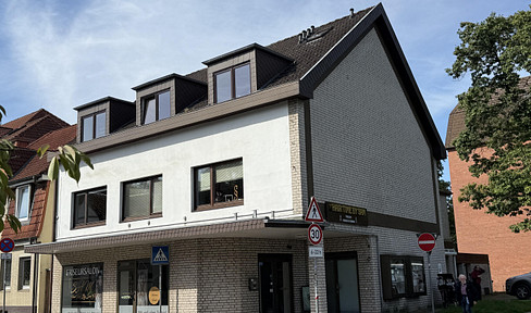Commercial property, 6 rooms, suitable for a practice, office, or as an extension to a medical clinic.
