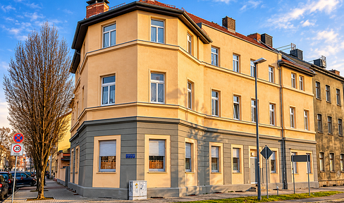 Multi-family house with no outstanding debts, offering an 8.4% return.