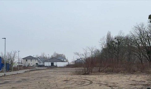 Building plot with building permit for 58 senior apartments and a day care facility – 3,543 m² of gross floor area.