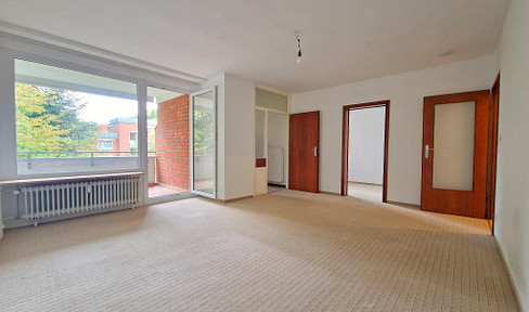 No fees and no deposit: 1.5-room apartment with balcony.