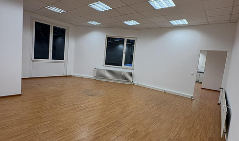 Moltkestraße: ca. 80 m² Büro/Praxis im Innenhof – flexible Mietdauer