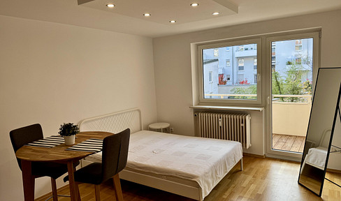 No commission and no deposit: 1-bedroom apartment with balcony in Munich-Obergiesing.