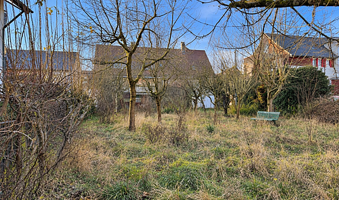 1,001 square meters of land for demolition in Bad Boll – Suitable for private developers or investors.