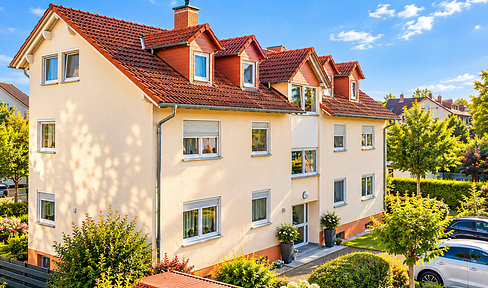 5 out of 6 apartments are available! Multi-family house with a potential return of 6.4% – no commission fees.