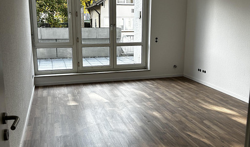 Modern 2-room apartment in a central location in Wehen – First occupancy after renovation.