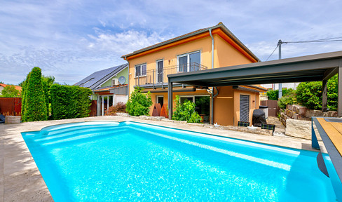 Neubau-Anwesen mit Pool und Wohnkomfort der Extraklasse