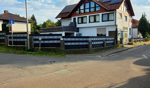 Large house for sale, no real estate agent involved.
