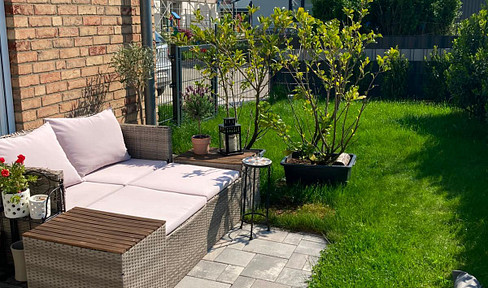 Modern 2-room apartment with a terrace and garden in the Herzo Base area.