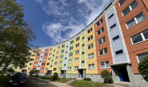 Bright 2-room apartment with balcony in Gera-Lusan-Brüte.