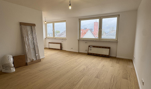 Erstbezug nach Sanierung. Sehr Helle 2 Zimmer Wohnung mit Einbauküche