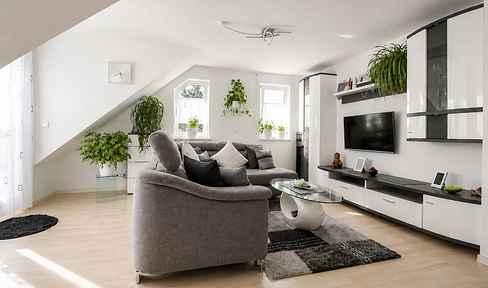 Beautiful 3-room apartment (currently rented) with a balcony, garage, and hobby room - for sale by owner.
