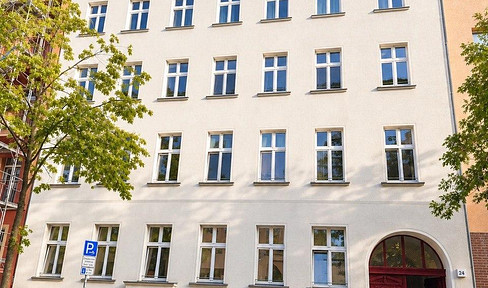 Sanierter Altbau direkt am Volkspark Friedrichshain – großzügige 5-Zimmer-Wohnung