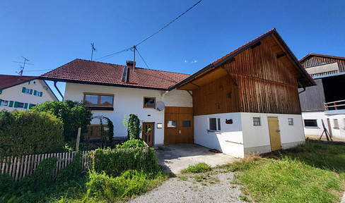 Good news in the Allgäu region: Stylish single-family home in a quiet location, including a workshop.