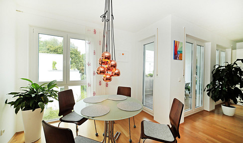 Helle und familienfreundliche 4-Zimmer-Wohnung direkt an der Aubinger Lohe