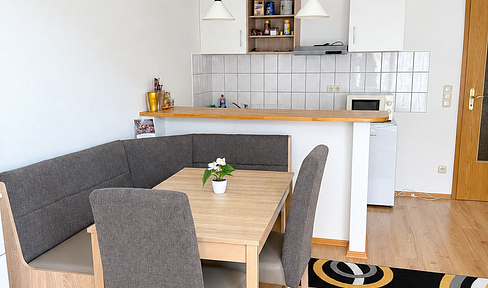 No agency fees or commissions! Furnished one-bedroom apartment near the university.