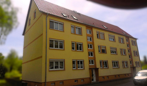 Municipal sale without encumbrances: 3-room apartment in Kamsdorf – Public sale starting from €20,100.
