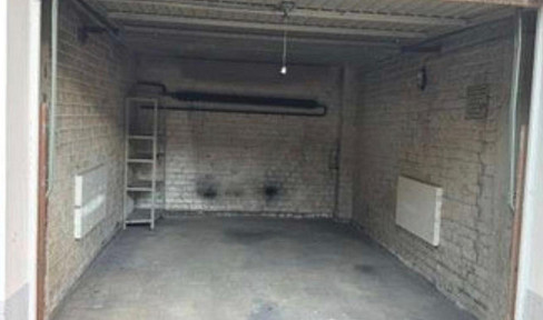 Garage for rent, located in a central area. Clean and dry, standard size.