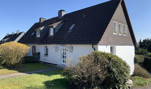 TOP Lage: Doppelhaushälfte mit großem Garten