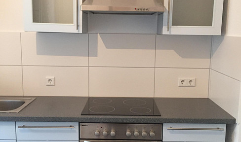 Spacious 3-room apartment in a central location, free from any encumbrances – ideal for personal use or as an investment property.