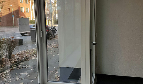 Prime retail space with renovated living accommodation in Duisburg.