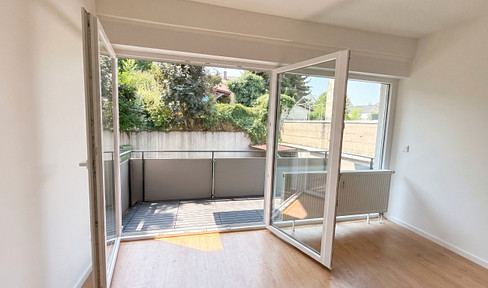 5.8% Return on Investment: Ground-floor apartment with balcony and parking space for rent – €925 monthly rent.