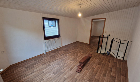 🏡 Renoviertes Hausdrittel mit eigenem Eingang – 3 Zimmer, 60 m² – zentral in Betzdorf