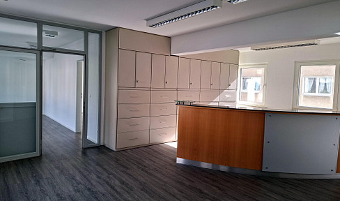 Sofort startklar: 120 m² Büro-/Praxisetage in Bestlage Borbeck - nur 2 Gehminuten zu Markt & Bahnhof