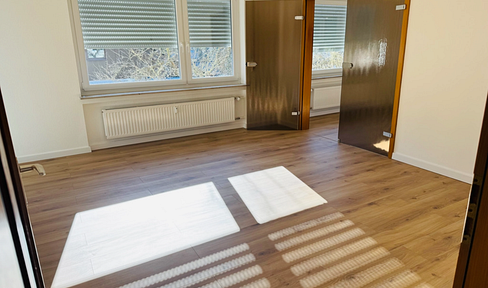 4-room apartment with city proximity - fitted kitchen - excellent location.