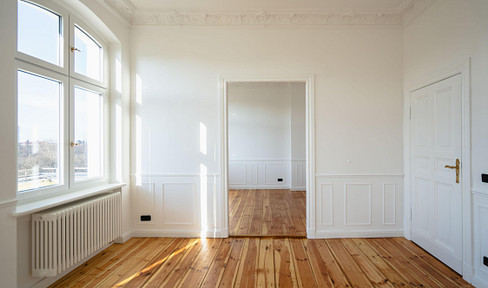 Blicke über Berlin: 3-Zi Altbau, Erstbezug, Balkon, Stuck, Tageslichtbad, Am Park, Provisionsfrei