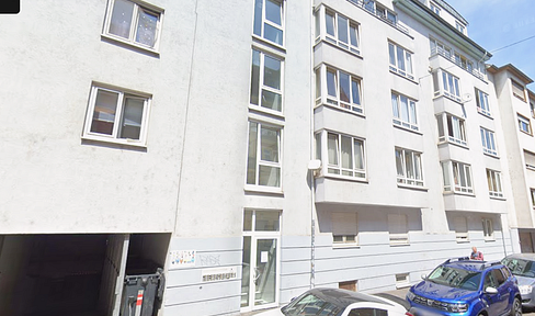One-room apartment for rent in Neckarstadt-West, near the city center.