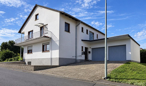 Gepflegtes Vierfamilienhaus mit großem Garten und vielseitigem Potenzial in Lautertal-Eichenrod