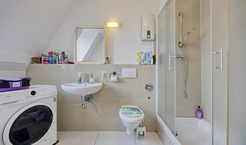 Spacious 3-room attic apartment with 87 square meters in Ückendorf, Gelsenkirchen.