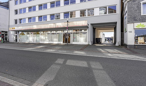 Provisionsfrei! Ladenlokal mit großer Schaufensterfront in bester Innenstadtlage.